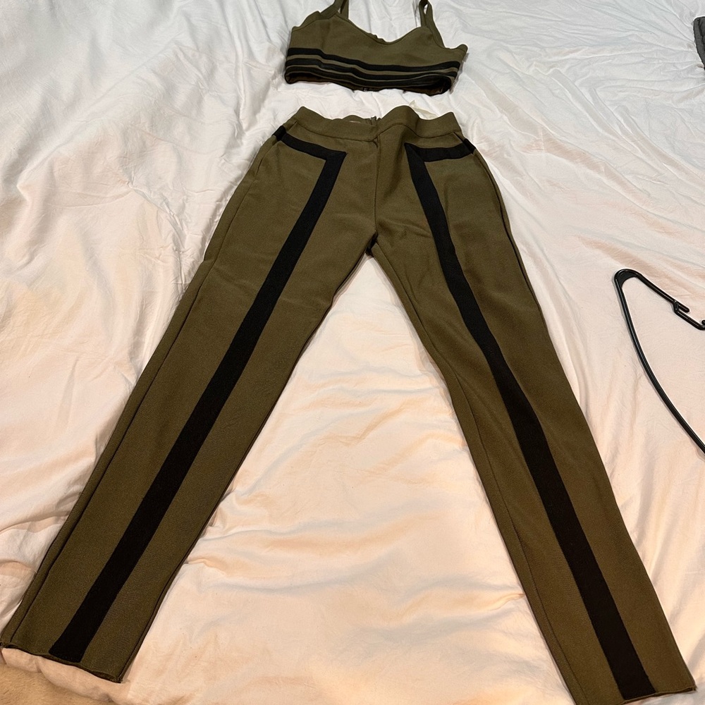 Green fashion nova set small size 10 more like an 8